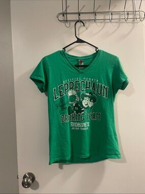 Leprechaun Drinking Team  women’s medium small Green V‑Neck T-Shirt